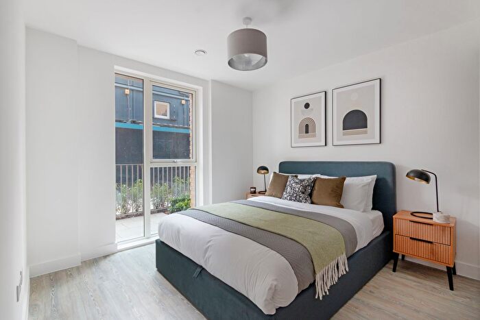 1 Bedroom Flat To Rent In Boyle Court, Lampton Parkside, Hounslow, TW3