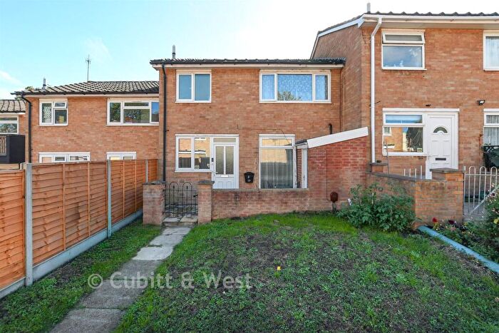 3 Bedroom Terraced House For Sale In Baxter Avenue, Redhill, Surrey, RH1