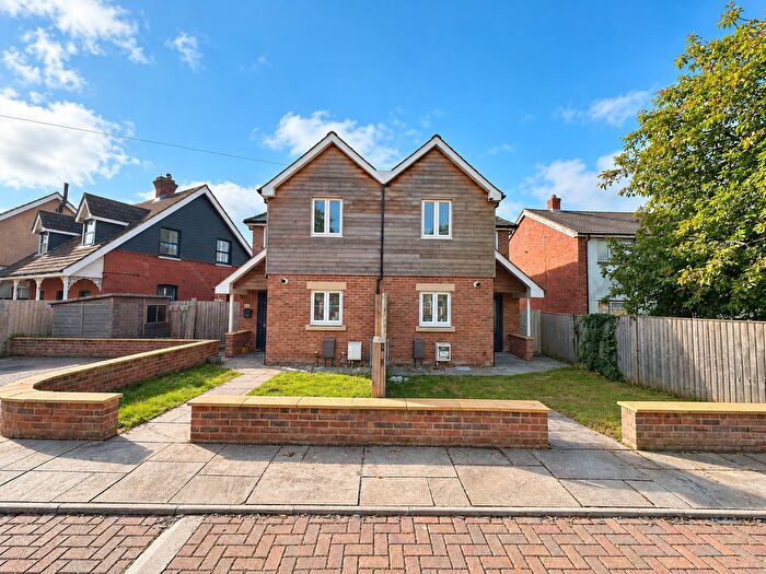 2 Bedroom Property To Rent In Fareham Road, Gosport, Hampshire, PO13