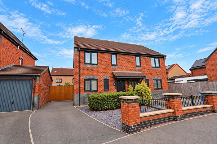 3 Bedroom Semi-Detached House For Sale In Woldcarr Road, Hull, HU3
