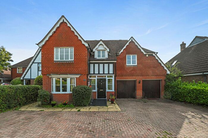 5 Bedroom Detached House For Sale In Wheatley Close, Hornchurch, RM11