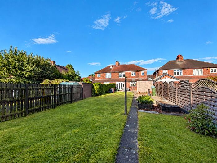4 Bedroom Semi-Detached House For Sale In Malvern Avenue, York, YO26