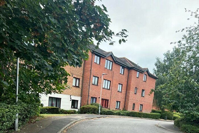 1 Bedroom Flat To Rent In Parrotts Field, Hoddesdon, Hertfordshire, EN11
