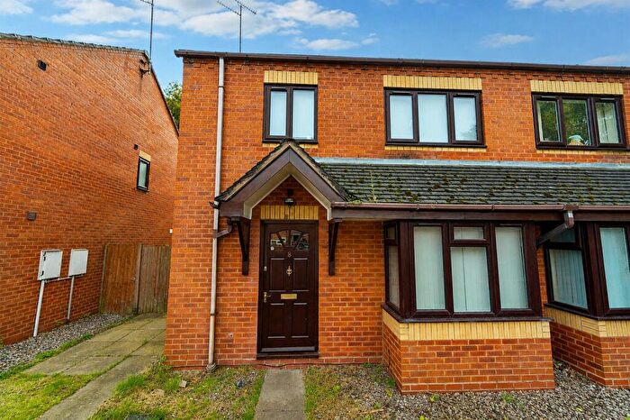 4 Bedroom House To Rent In Keneggy Mews, Birmingham, B29
