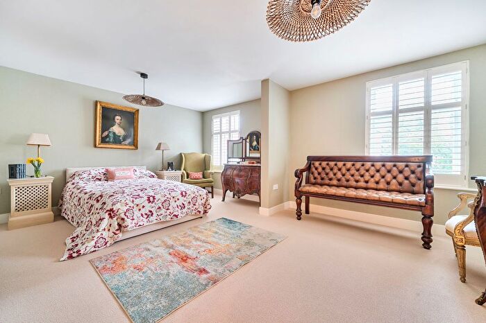 2 Bedroom Flat For Sale In Bepton Road, Dundee House Bepton Road, GU29
