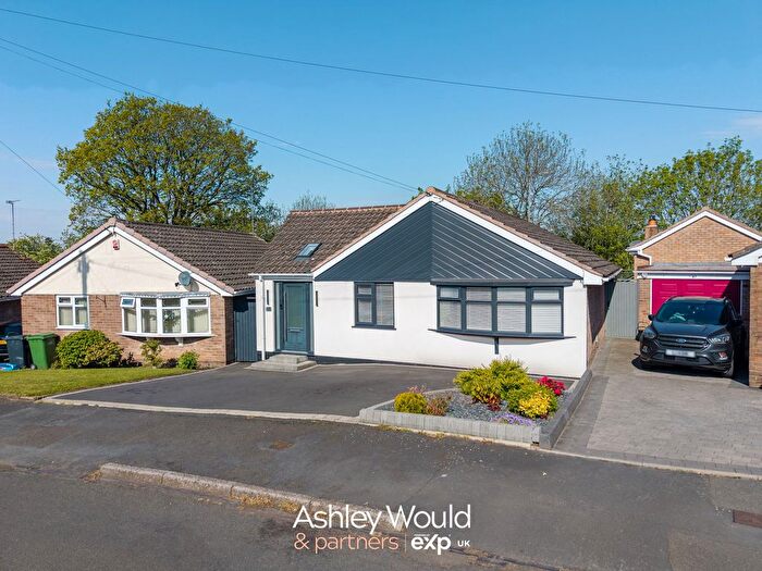 3 Bedroom Bungalow For Sale In Middlefield Avenue, Halesowen, B62