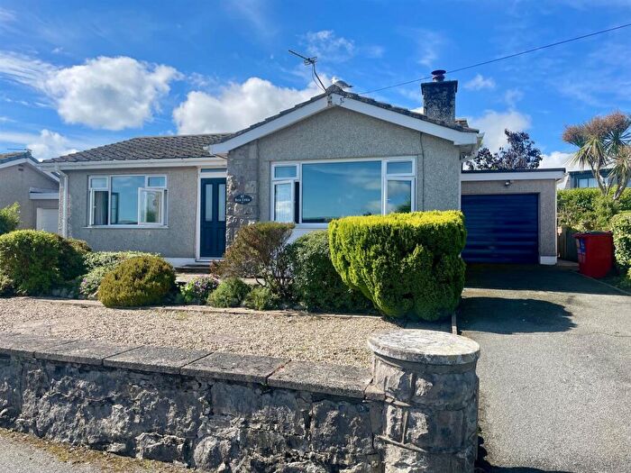 2 Bedroom Detached Bungalow For Sale In Lon Gogarth, Benllech, Tyn-Y-Gongl, LL74