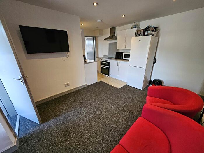2 Bedroom Flat To Rent In Flat - Hobson Road, Selly Park, West Midlands, B29