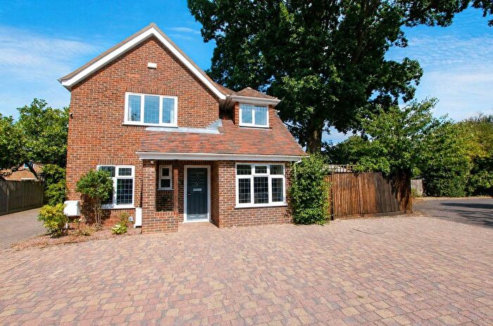 4 Bedroom Detached House For Sale In Hadlow Road, Tonbridge, TN10