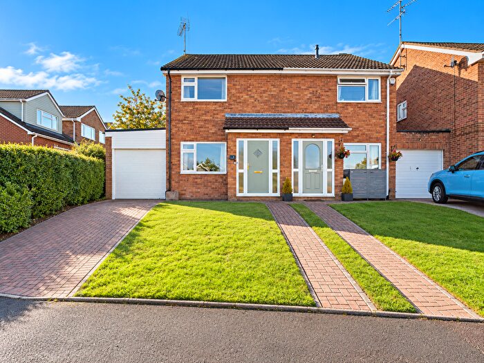 3 Bedroom Semi-Detached House For Sale In Queens Acre, Newnham-On-Severn, GL14