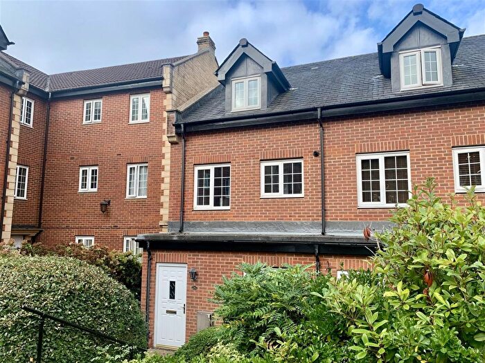 2 Bedroom Flat To Rent In Louise Rayner Place, Chippenham, SN15