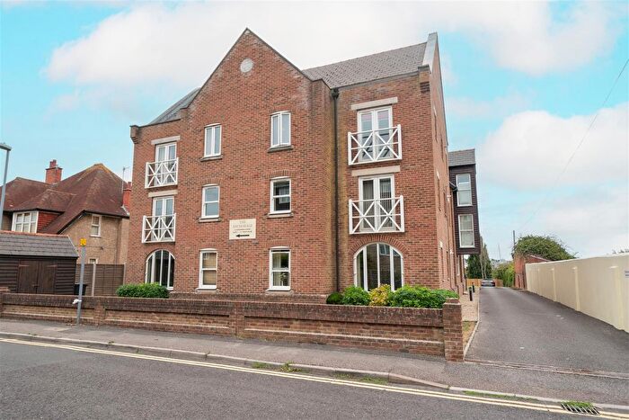 2 Bedroom Flat For Sale In Stavordale Road, Weymouth, DT4