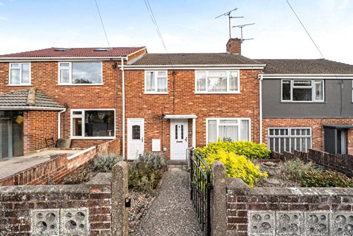 3 Bedroom Terraced House For Sale In Heron Way, Reading, Berkshire, RG1