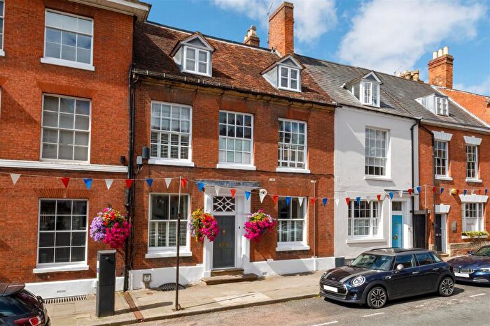 5 Bedroom Town House To Rent In Church Street, Warwick, CV34