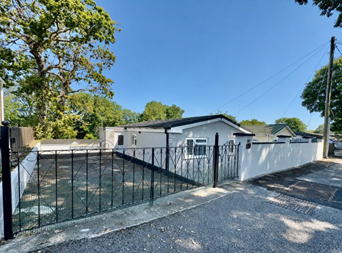 2 Bedroom Park Home For Sale In Glenfield Way, Glenholt Park, Plymouth, PL6