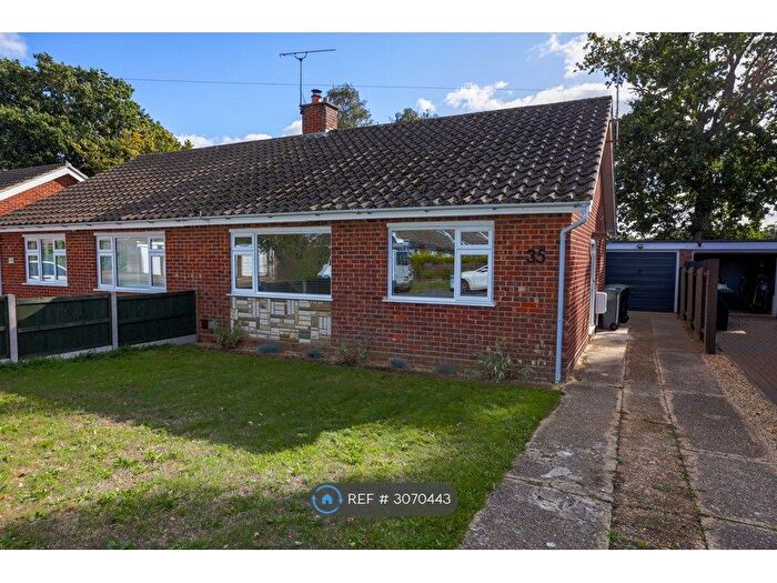2 Bedroom Bungalow To Rent In Cedar Avenue, Ipswich, IP5