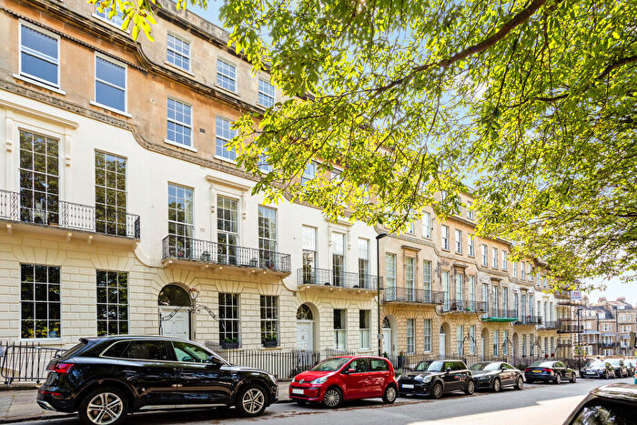 3 Bedroom Flat For Sale In Cavendish Place, Bath, BA1