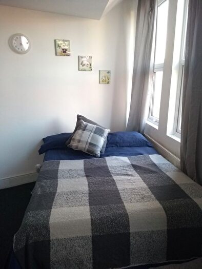 Studio To Rent In Spring Head, Wednesbury, WS10