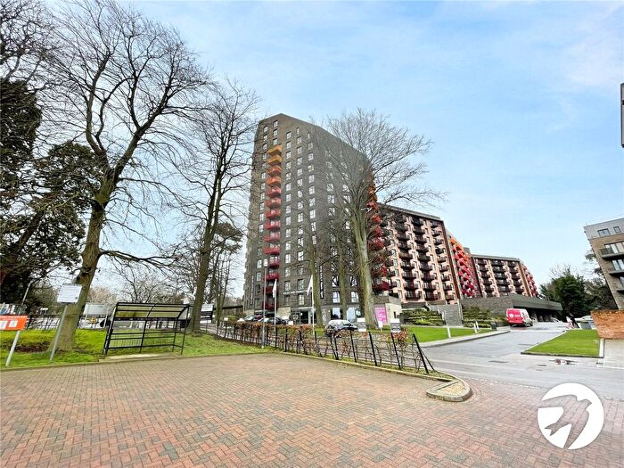 2 Bedroom Flat For Sale In Waterhouse Avenue, Maidstone, Kent, ME14