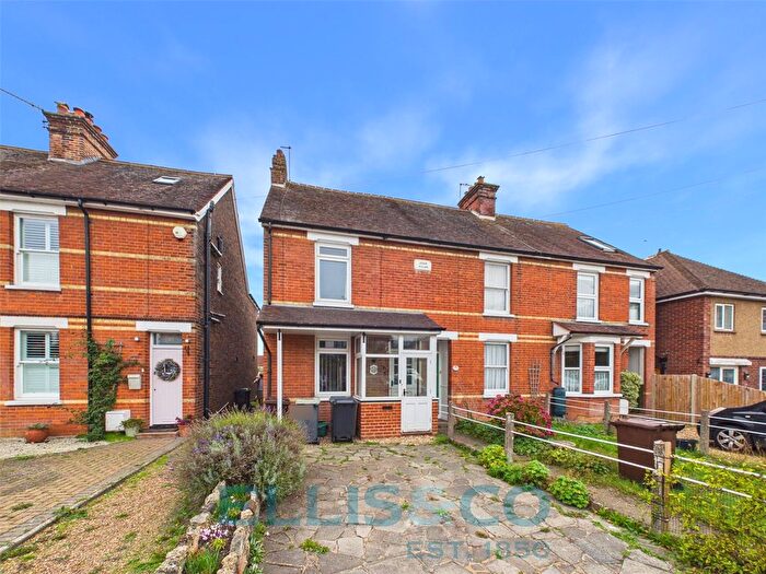 4 Bedroom End Of Terrace House For Sale In Tonbridge Road, Hildenborough, Tonbridge, Kent, TN11