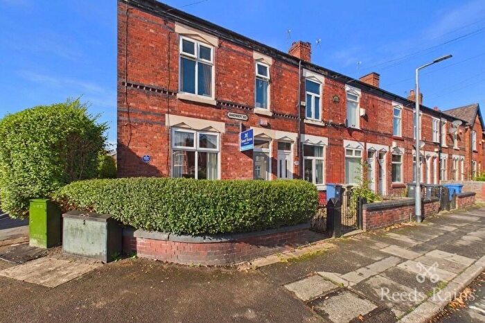3 Bedroom End Of Terrace House For Sale In Warren Road, Stockport, Greater Manchester, SK3