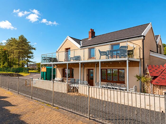4 Bedroom Detached House For Sale In Y Traeth, Water Street To Level Crossing, Ferryside, SA17
