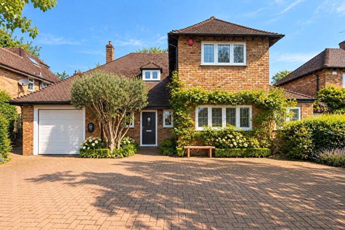 4 Bedroom Detached House For Sale In Rosewood Way, Farnham Common, SL2