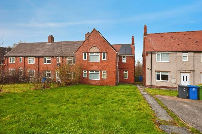 3 Bedroom Semi-Detached House For Sale In Walgrove Avenue, Chesterfield, Derbyshire, S40