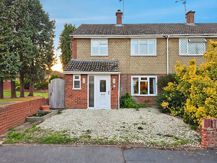 3 Bedroom End Of Terrace House For Sale In Chester Road, Ash, Surrey, GU12