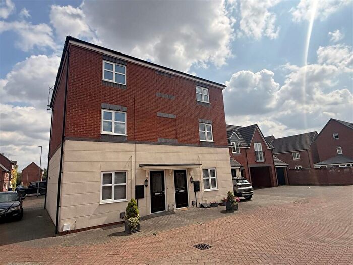 2 Bedroom Duplex For Sale In Jeque Place, Burton-On-Trent, DE13