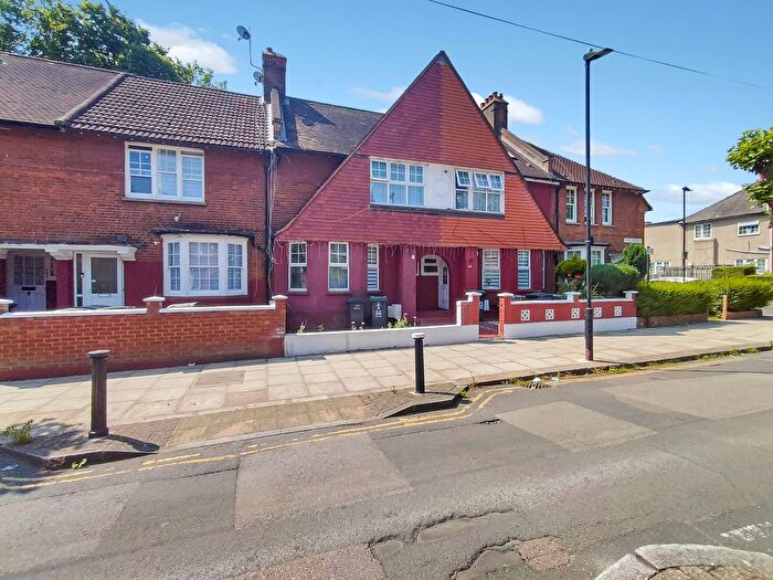 2 Bedroom Terraced House For Sale In Risley Avenue, Tottenham, N17