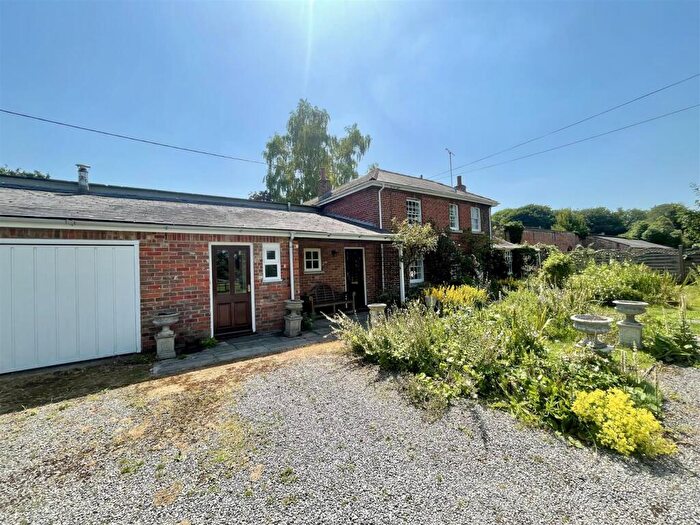 3 Bedroom Detached House For Sale In Rood Ashton, BA14