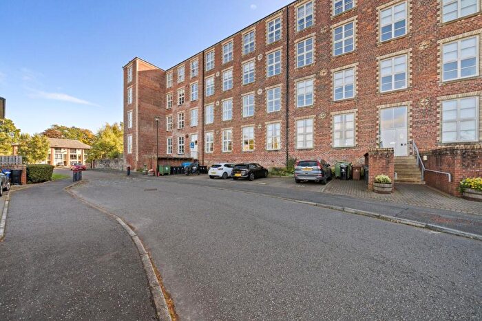 2 Bedroom Apartment For Sale In Woolcarder's Court, Cambusbarron, Stirling, FK7
