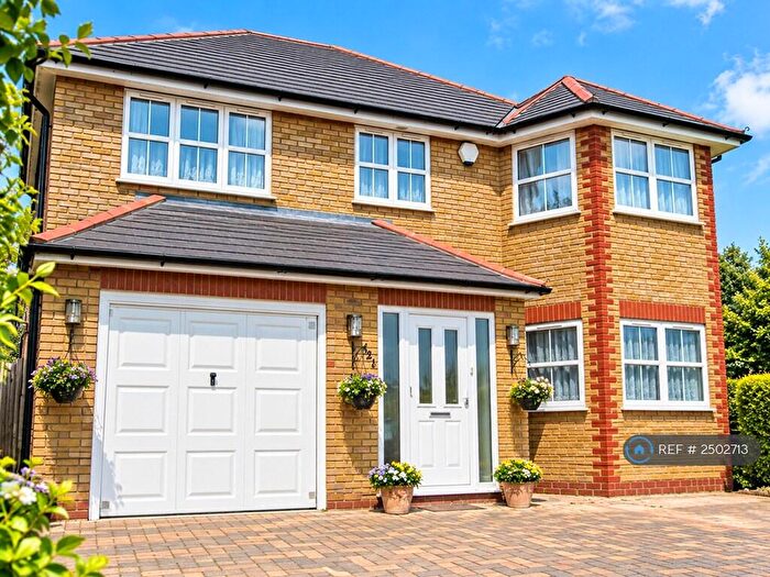 4 Bedroom Detached House To Rent In Blackfen Rd, Sidcup, DA15