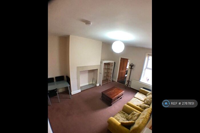 3 Bedroom Flat To Rent In Prospect Place, Newcastle Upon Tyne, NE4
