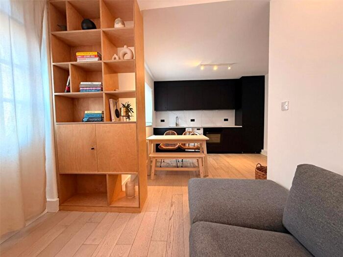 2 Bedroom Flat To Rent In King Street, Margate, Kent, CT9
