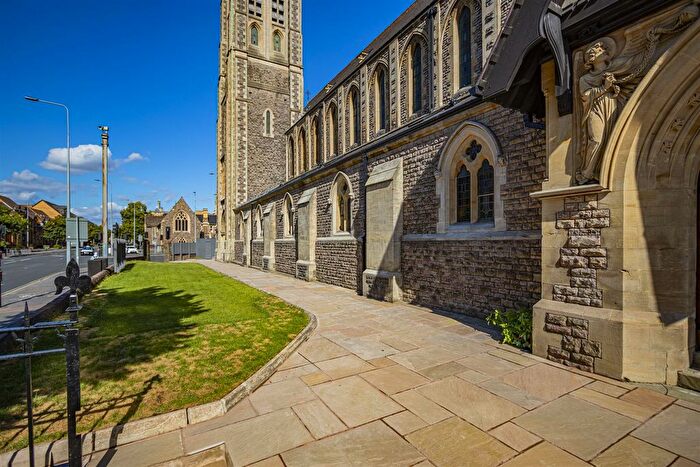 2 Bedroom Flat For Sale In St James Church, Glossop Road, City Centre, Cardiff, CF24