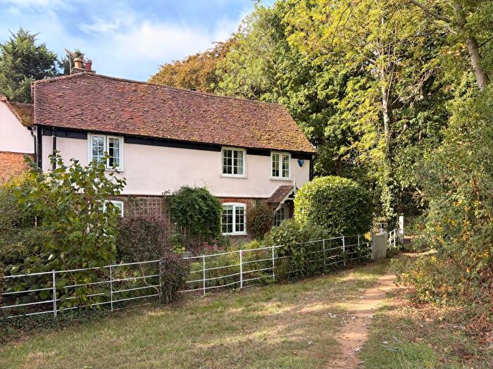 4 Bedroom Link Detached House For Sale In Lavenders Road, West Malling, ME19