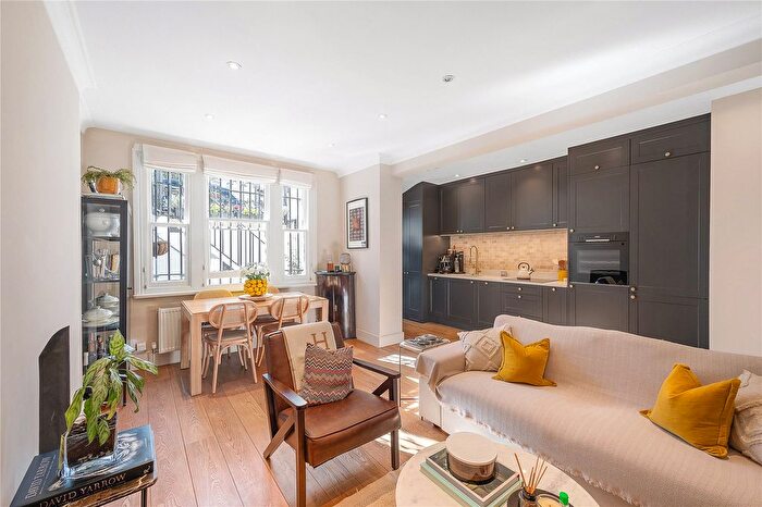 2 Bedroom Flat For Sale In Barons Court Road, London, W14