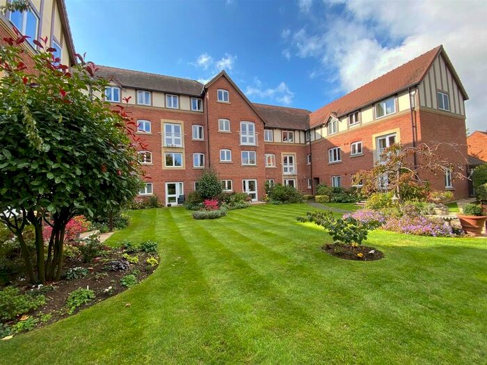 1 Bedroom Flat For Sale In Worcester Road, Malvern, WR14
