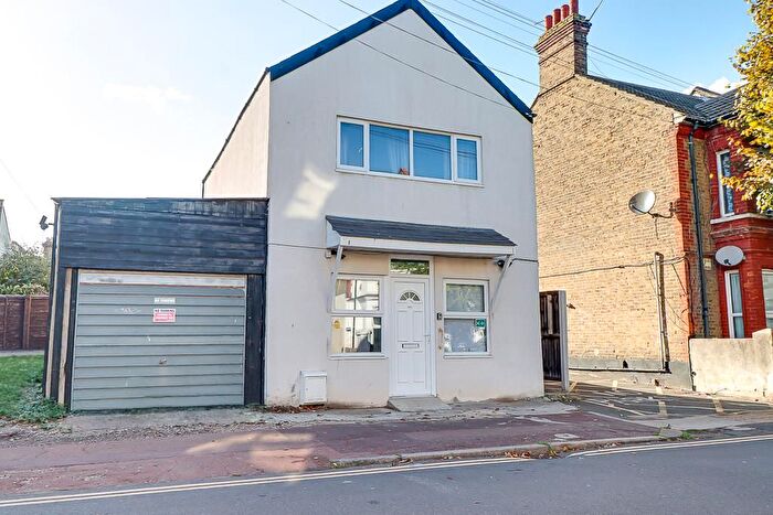 4 Bedroom Detached House For Sale In Princes Street, Southend-On-Sea, SS1