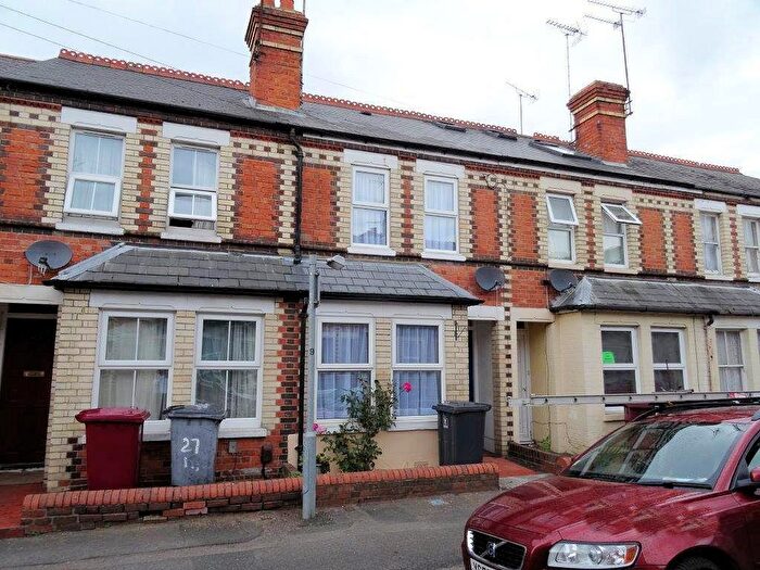 3 Bedroom Town House To Rent In Pitcroft Avenue, Reading, RG6