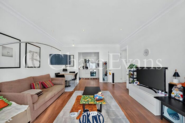 1 Bedroom Flat For Sale In Sterling Mansions, Goodman's Fields, Leman Street, Aldgate, London, E1