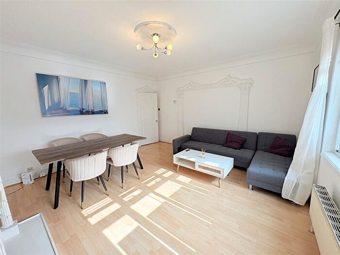 2 Bedroom Flat To Rent In Montagu Mansions, London, W1U