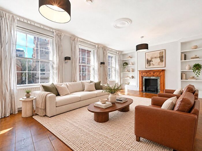 2 Bedroom Town House To Rent In St. Martin's Lane, Covent Garden, London, WC2N