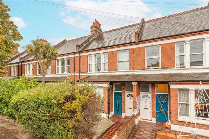 2 Bedroom Flat To Rent In Ashleigh Road, Mortlake, SW14