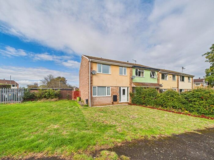3 Bedroom End Of Terrace House For Sale In Witcombe, Yate, Bristol, BS37