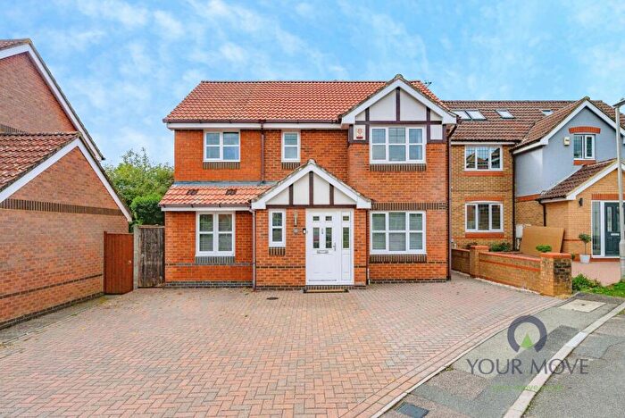 5 Bedroom Detached House For Sale In Little Catherells, Hemel Hempstead, Hertfordshire, HP1