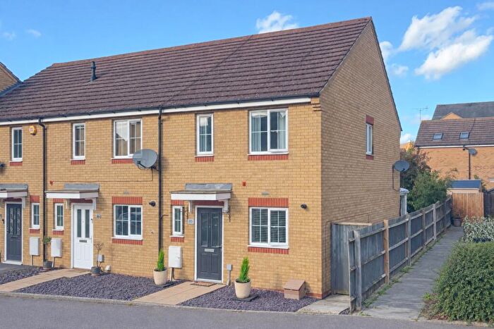 3 Bedroom End Of Terrace House For Sale In Johnson Drive, Leighton Buzzard, LU7