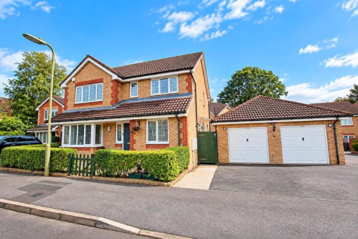 4 Bedroom Detached House For Sale In Strawberry Mead, Fair Oak, Eastleigh, SO50